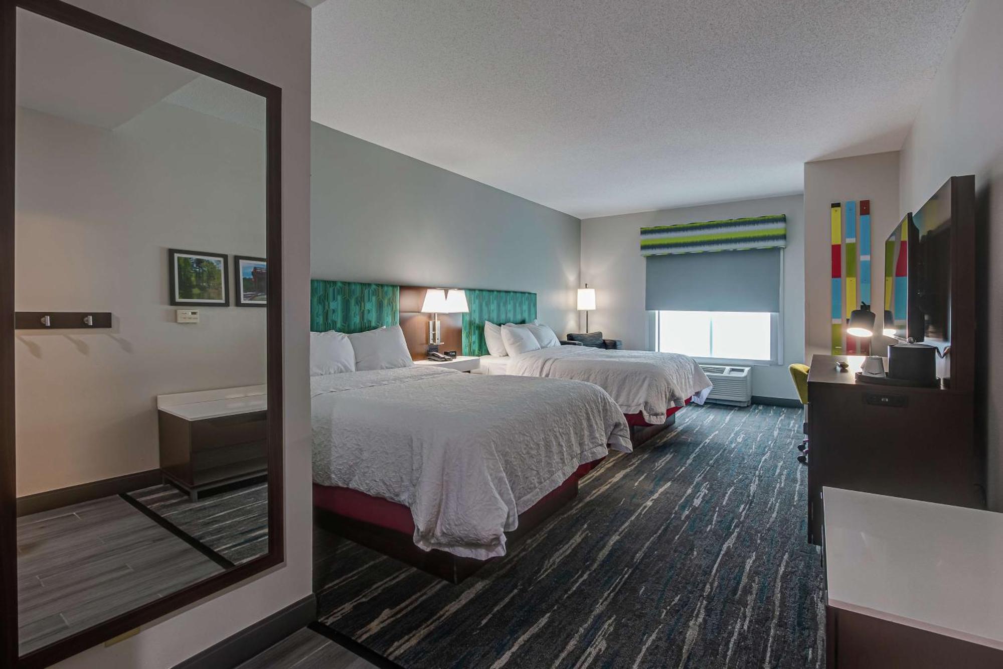 Hampton Campbell Hotel