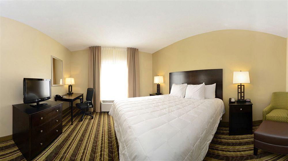 Hampton Campbell Hotel Oak Grove