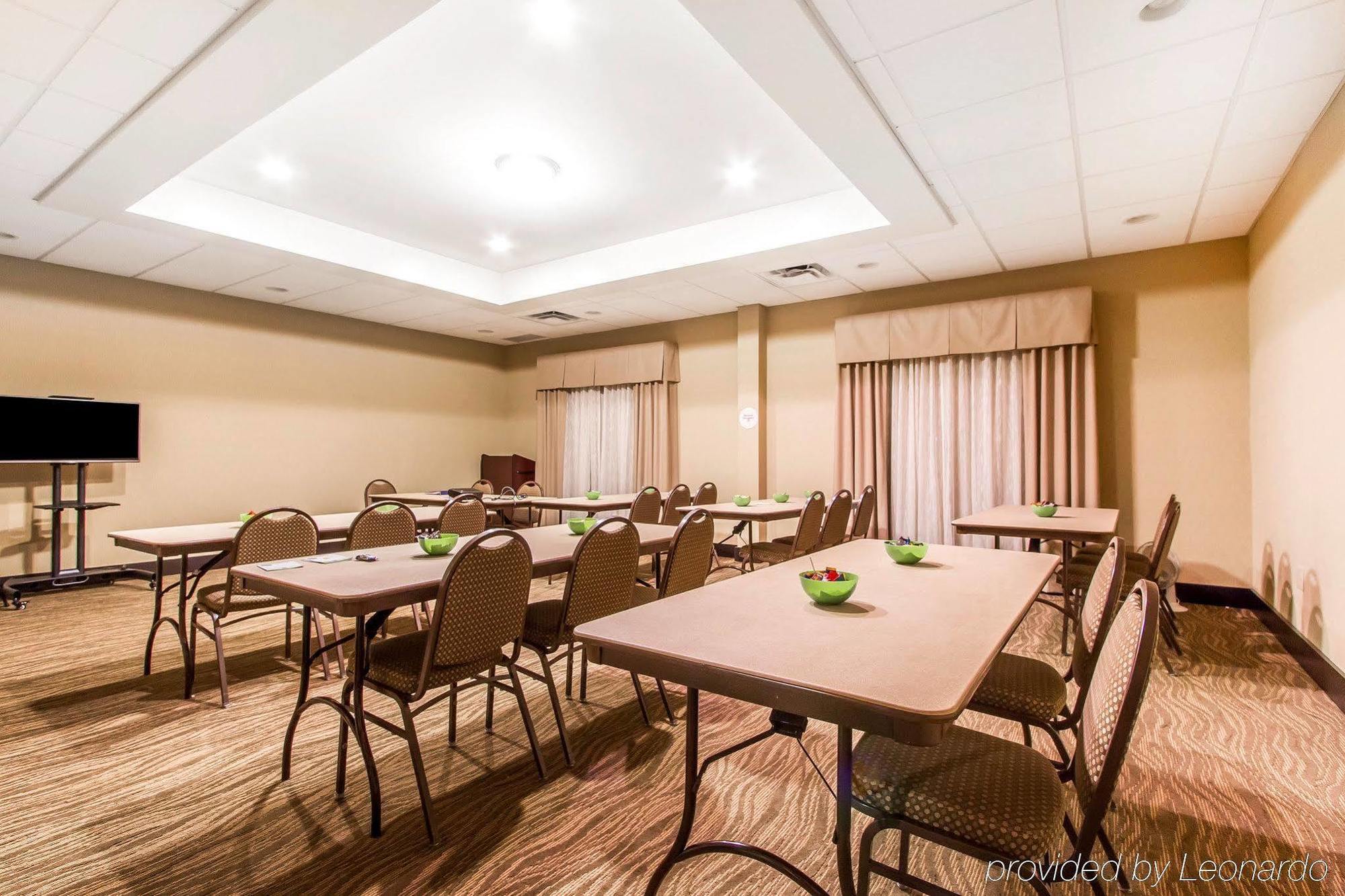 Hotel Hampton Campbell